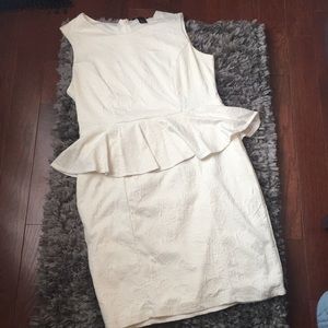 H&M | White Peplum Dress With Paisley Pattern 👗